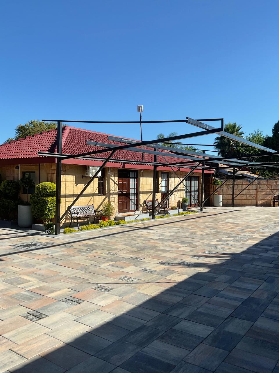 Surroundings image 9